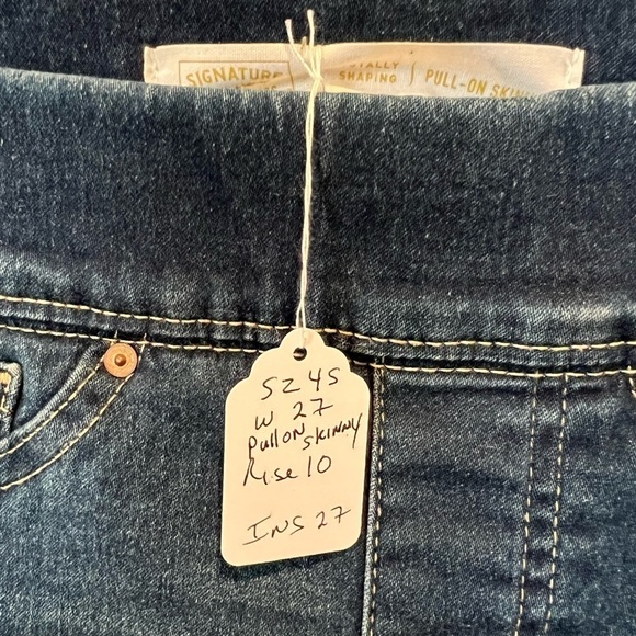 WJ1. Levi's Signature Gold Ladies' Pull-on Jean 4S - Picture 6 of 6